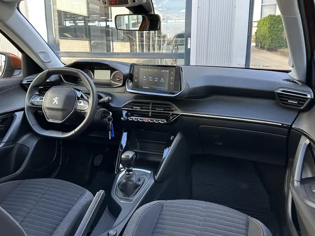 Peugeot 2008 1.2 PureTech Active 2021 Benzine 16