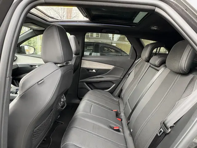 Peugeot 3008 1.6 HYbrid4 300 GT 2023 Hybride Benzine 23