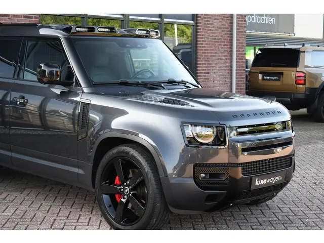 Land Rover Defender 110 D300 SE 2021 Diesel 57