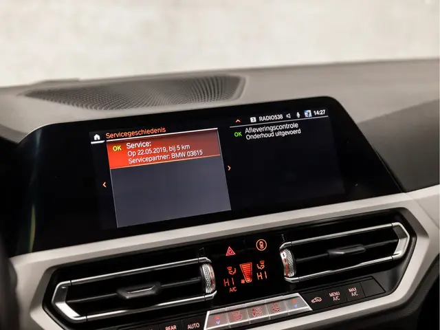 BMW 3 Serie 320i Sportline 2019 Benzine 28