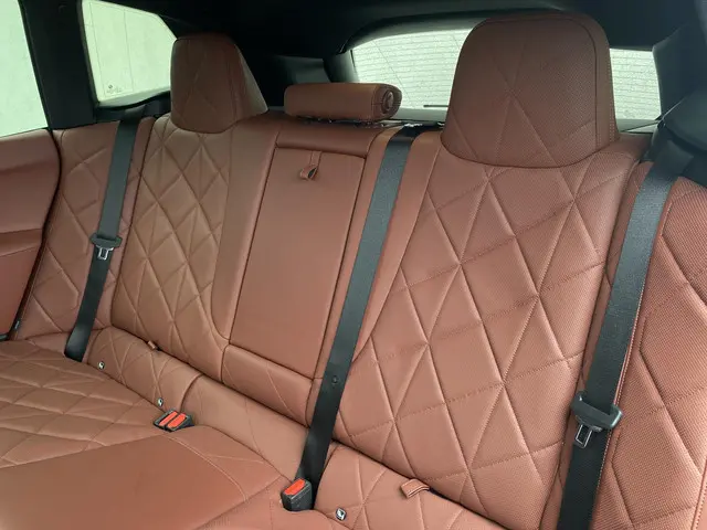 BMW iX xDrive40 High Executive 77 kWh 2022 Elektrisch 20