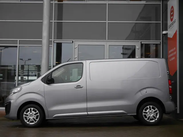 Peugeot Expert 2.0 BlueHDI 145 S&S L2 2022 Diesel 3