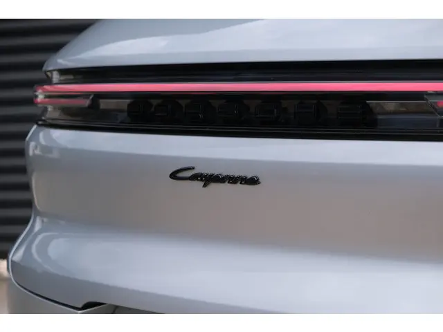 Porsche Cayenne 3.0 E-Hybrid 2023 Hybride Benzine 12