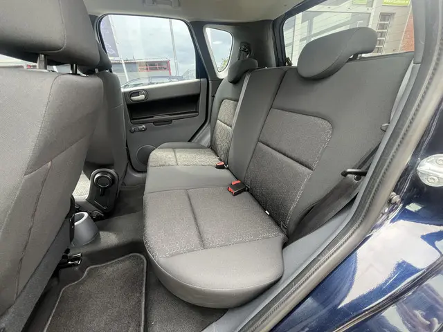 Mitsubishi Colt 1.1 Edition One 2012 Benzine 4
