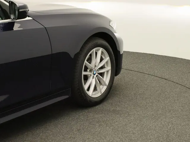 BMW 3 Serie Touring 320i 2020 Benzine 35