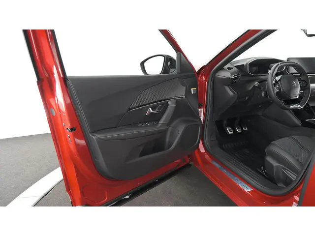 Peugeot 2008 PureTech 130 GT 2022 Benzine 55