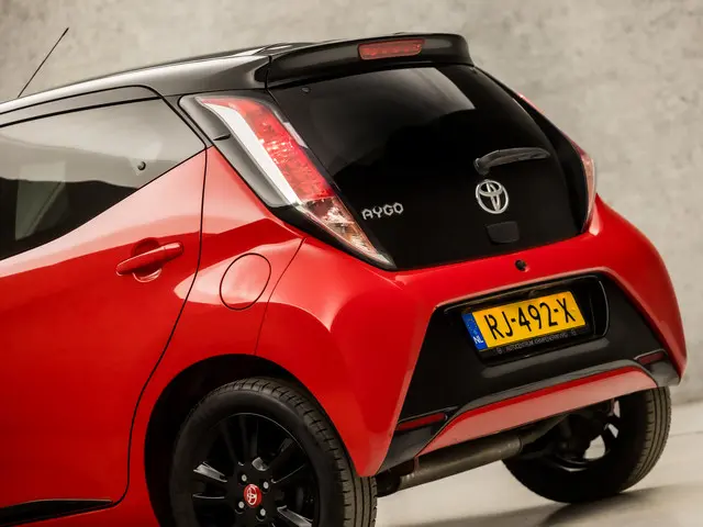 Toyota Aygo 1.0 VVT-i x-cite Sport 2017 Benzine 11