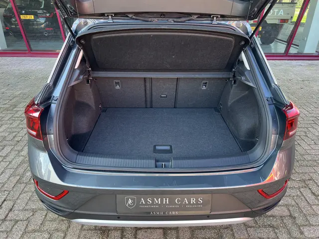 Volkswagen T-Roc 1.5 TSI Life Business 2024 Benzine 35