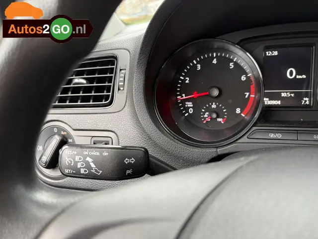 Volkswagen Polo 1.0 Easyline 2014 Benzine 7