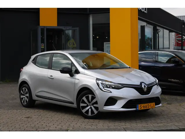 Renault Clio TCe 90 Equilibre 2023 Benzine 6