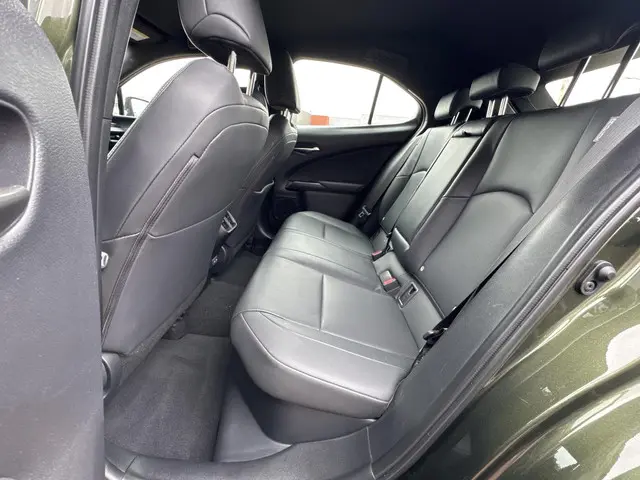 Lexus UX 250h 2022 Hybride Benzine 21