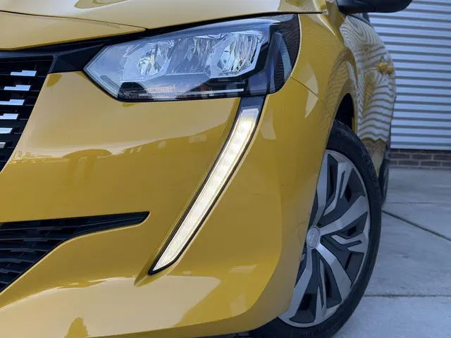 Peugeot 208 1.2 PureTech Active 2020 Benzine 23