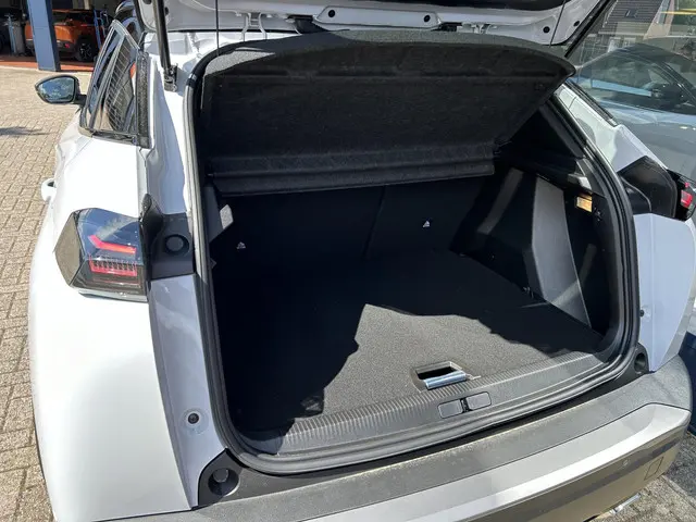 Peugeot 2008 Turbo 130PK GT 2024 Benzine 37