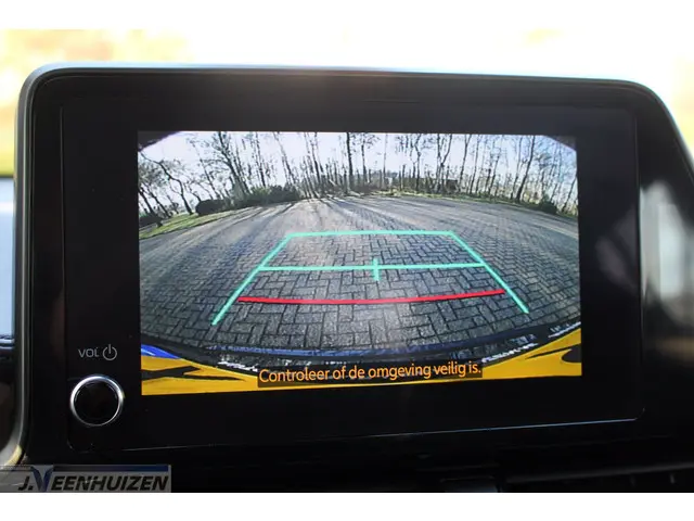 Toyota C-HR 1.8 Hybrid Dynamic 2023 Hybride Benzine 24