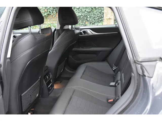 BMW i4 eDrive40 High Executive 84 kWh 2023 Elektrisch 9