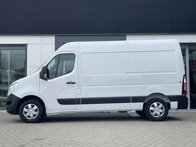Nissan Interstar 2.3 dCi L2H2 N-Connecta 2024 Diesel 14
