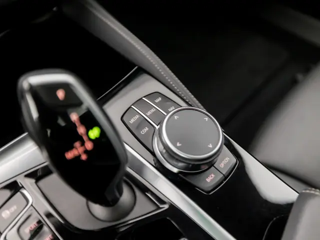 BMW 5 Serie Touring 530i xDrive M Sport 2023 Benzine 36