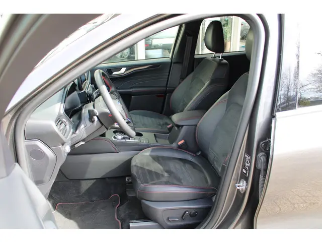 Ford Kuga 2.5 PHEV ST-Line X 2023 Hybride Benzine 33