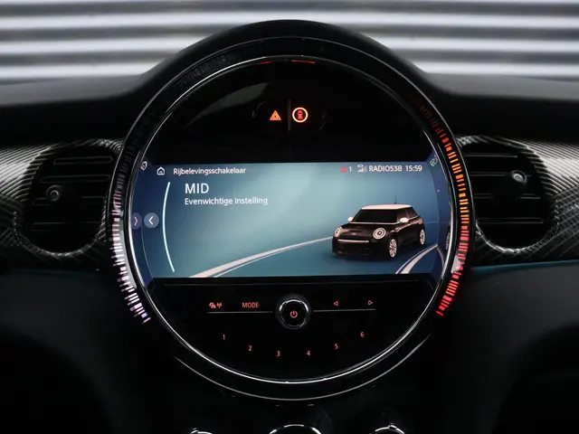 MINI 5-Deurs Cooper 2023 Benzine 29