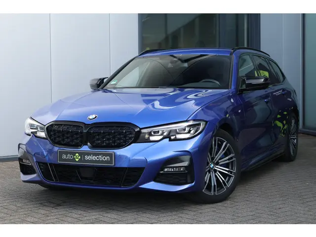 BMW 3 Serie Touring 330i High Executive 2020 Benzine 45