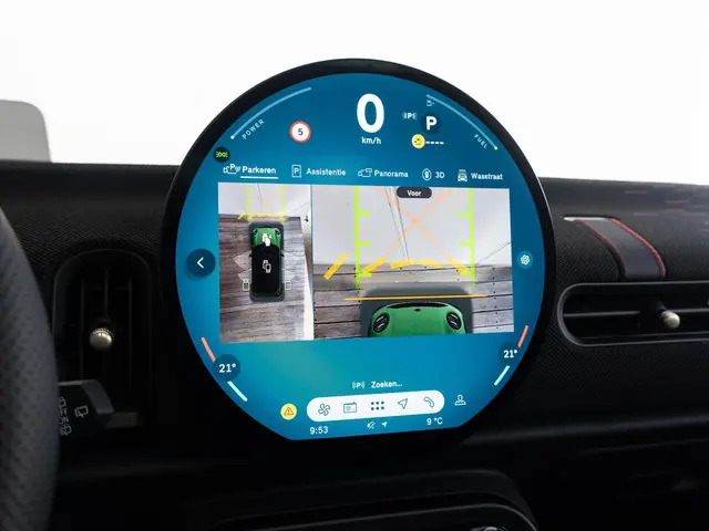 MINI 5-Deurs Cooper C 2025 Benzine 32