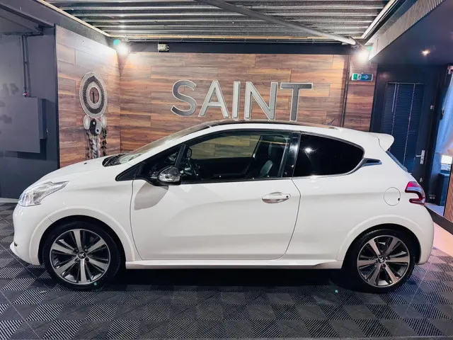 Peugeot 208 1.6 THP XY 2013 Benzine 21