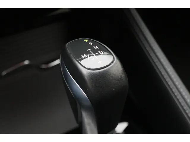 BMW X1 sDrive18i Centennial High Executive 2016 Benzine 46