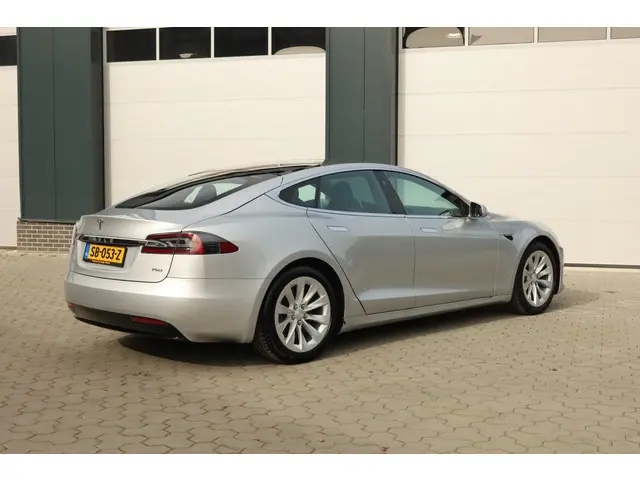 Tesla Model S 75D Base - AWD - Panorama 2018 Elektrisch 4