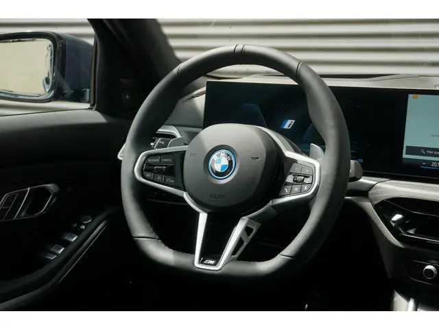 BMW 3 Serie Touring 330e 2025 Hybride Benzine 27
