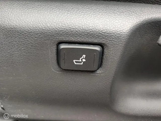 Toyota C-HR 1.8 Hybrid Executive 2018 Hybride Benzine 5