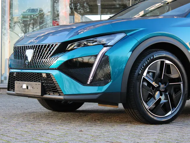 Peugeot 408 1.6 HYbrid GT 180 EAT8 2025 Hybride Benzine 15