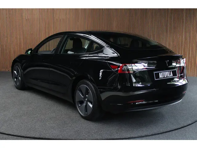 Tesla Model 3 RWD 2023 Elektrisch 3