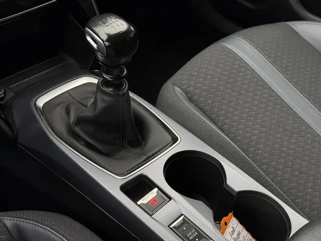 Peugeot 2008 1.5 BlueHDi Allure 2020 Diesel 30