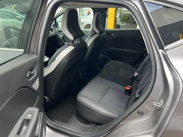 Renault Captur 1.3 mild hybrid 160 techno 2023 Benzine 7