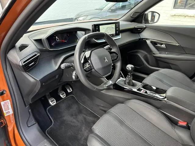 Peugeot 2008 1.2 Turbo 130 PK GT 2022 Benzine 11