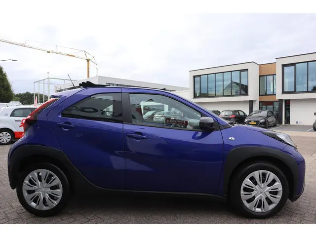Toyota Aygo X 1.0 VVT-i AIR PLAY AUTOMAAT 2024 Benzine 13