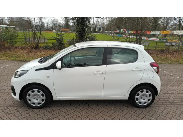 Peugeot 108 1.2 VTi Airco / Cruise control 2014 Benzine 2