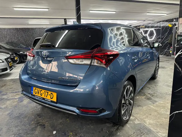 Toyota Auris 1.8 Hybrid Executive 2016 Hybride Benzine 7