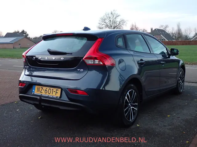 Volvo V40 2.0 T2 Nordic+ 2017 Benzine 4