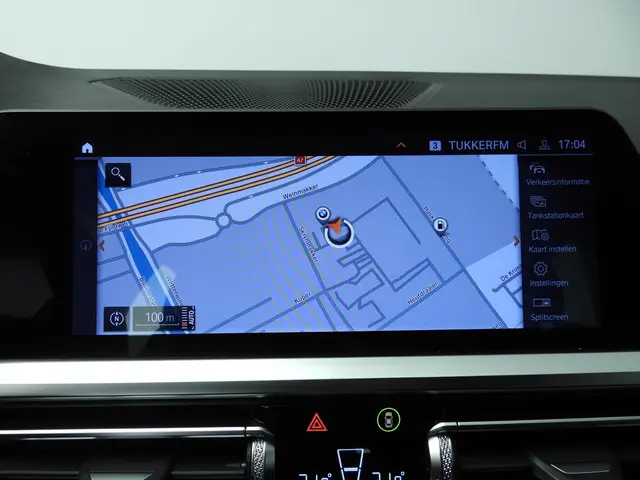 BMW 3 Serie Touring 318i 2022 Benzine 29