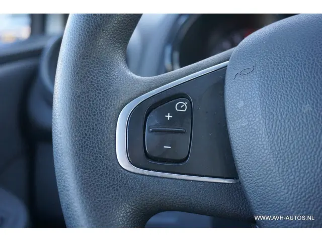 Renault Clio Estate 0.9 TCe Life 2017 Benzine 18