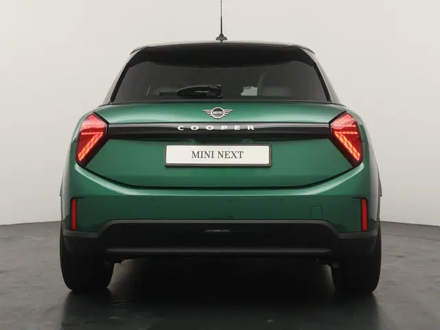 MINI 5-Deurs C 2025 Benzine 10