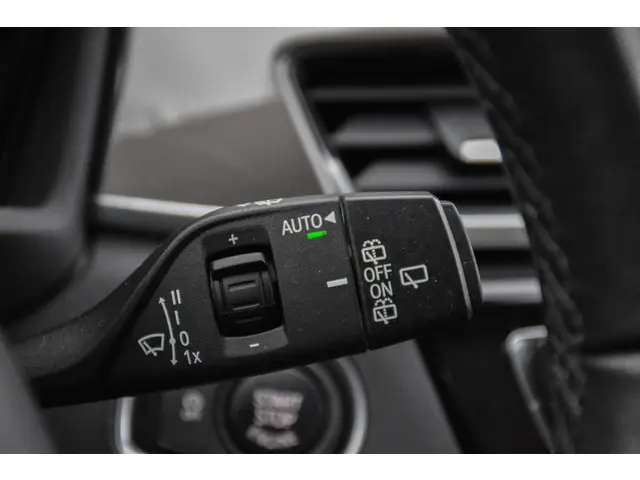 BMW X1 sDrive18i High Executive 2018 Benzine 16