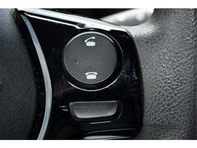 Peugeot 108 1.0 e-VTi Active Pack Premium 2017 Benzine 25