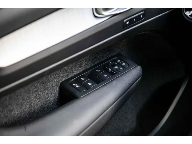 Volvo XC40 B4 Aut Plus Dark 2025 Benzine 26
