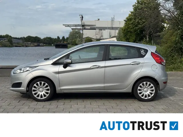 Ford Fiesta 1.0 Style,airco, km nap,navigatie 2015 Benzine 8