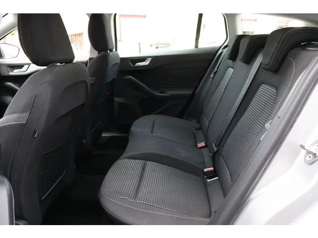 Ford Focus Wagon 1.0 Business 2021 Benzine 14