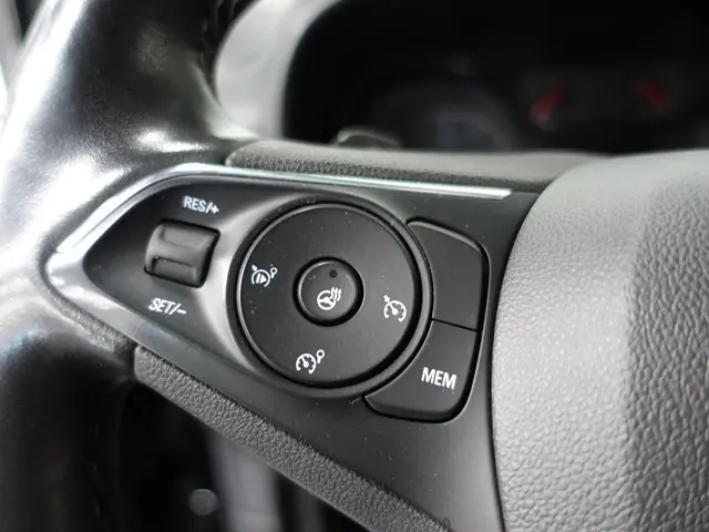 Opel Combo 130PK Automaat L1H1 2023 Diesel 13