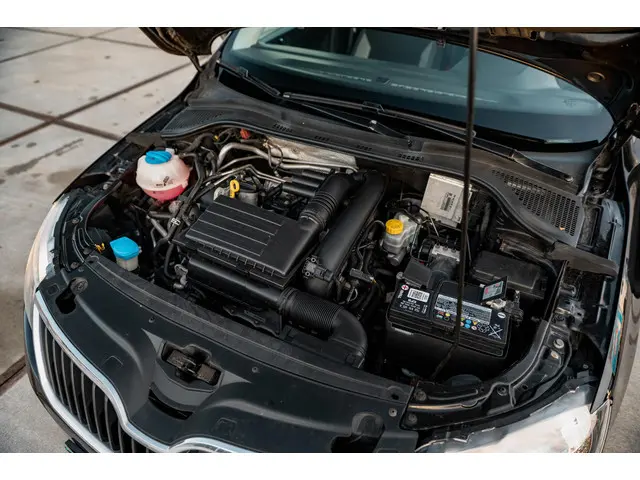 Škoda Rapid Spaceback 1.2 TSI JOY Plus 2016 Benzine 32