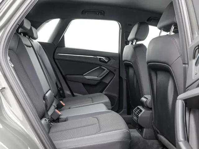 Audi Q3 35 TFSI/150PK S Edition 2020 Benzine 10